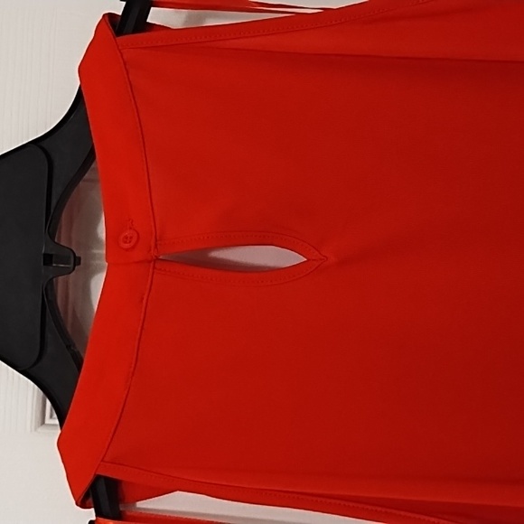 Venus red blouse w/button neck back - Picture 3 of 5